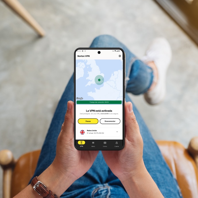 Teléfono con «VPN activada» en pantalla
